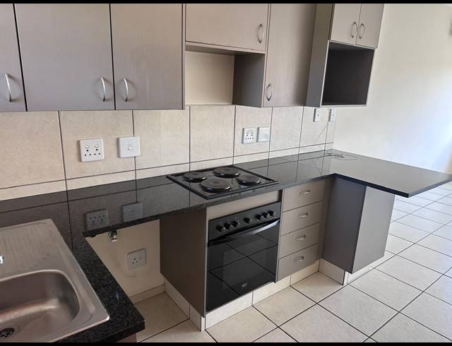 1 BEDROOM TOWNHOUSE TO LET IN BARBEQUE DOWNS